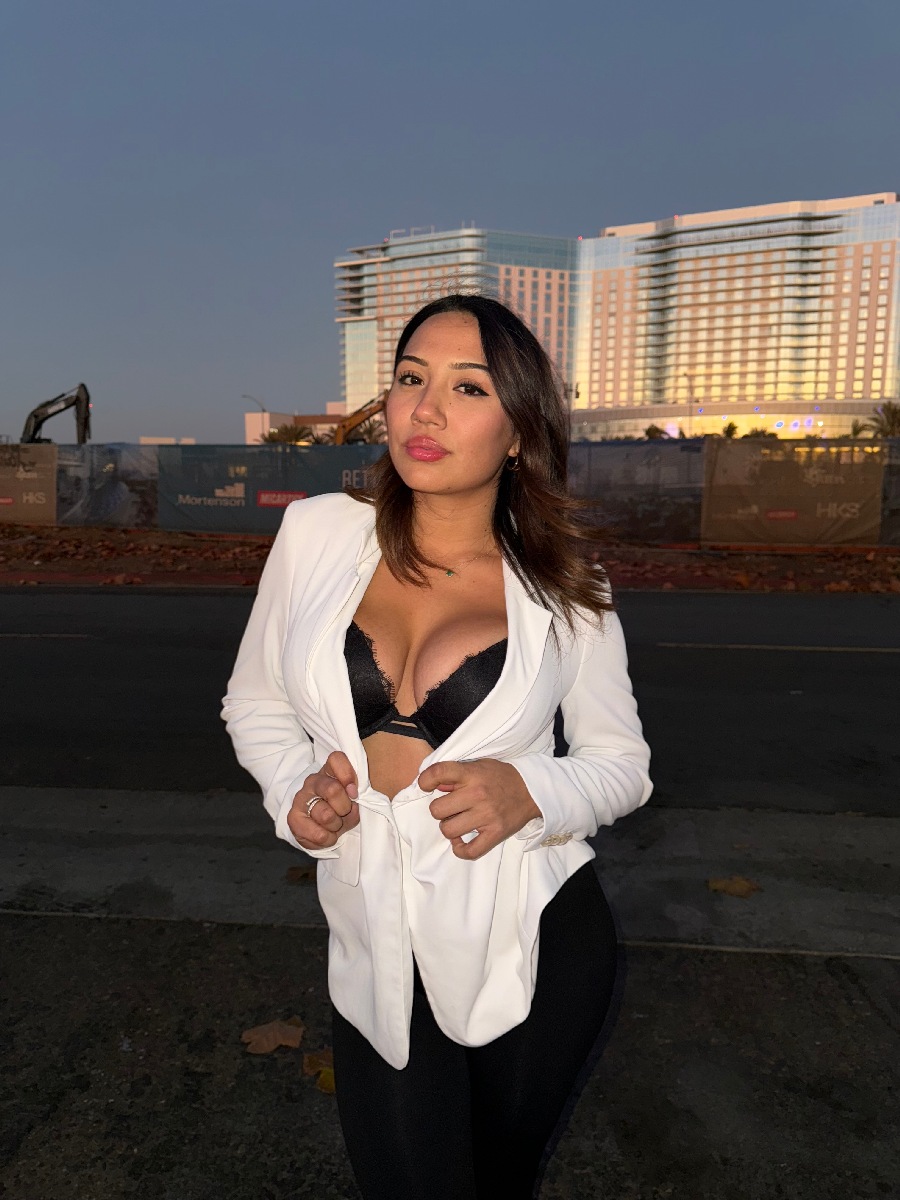 Take a pause and enjoy Ali Cruz — streaming from Punin