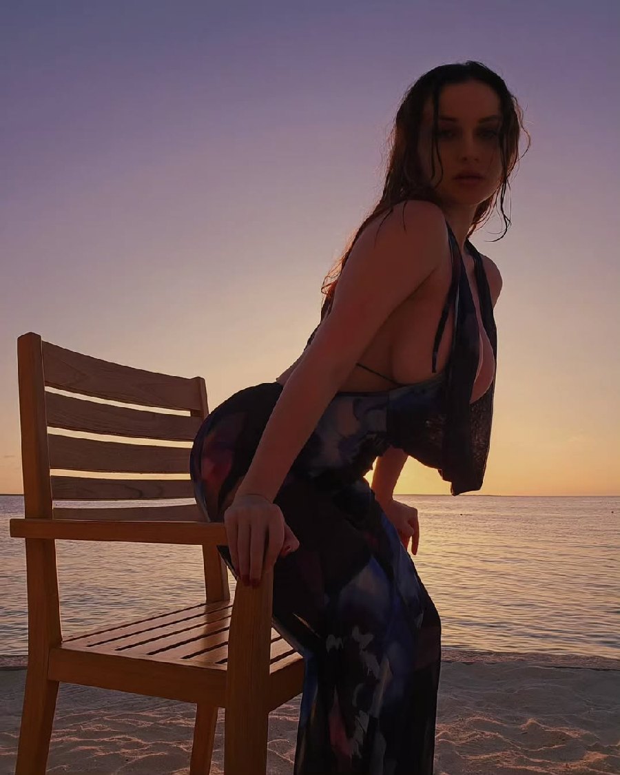 Sexy girl Miranda Faith nude in Punin