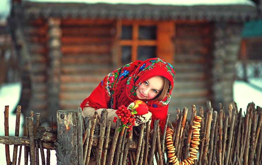 Sexy girl Women in Slavic costumes in Punin