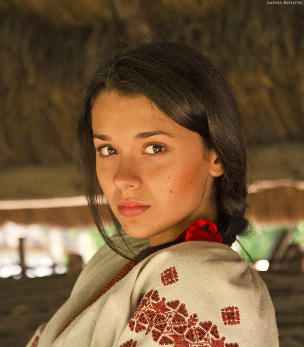 Girls in Slavic costumes in Punin