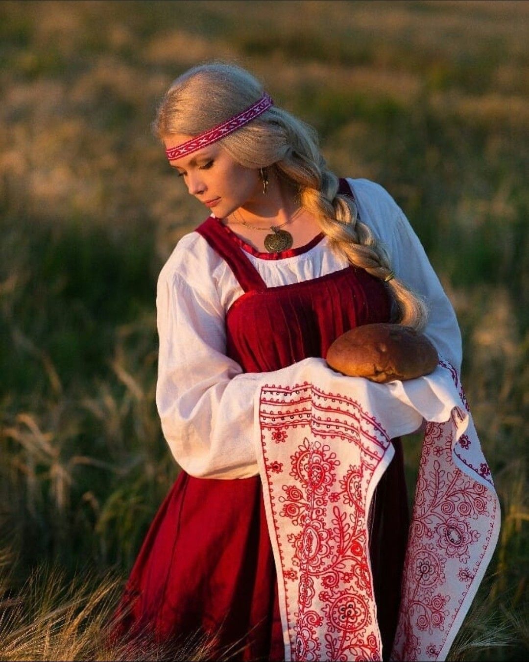 Girls in Slavic costumes in Punin
